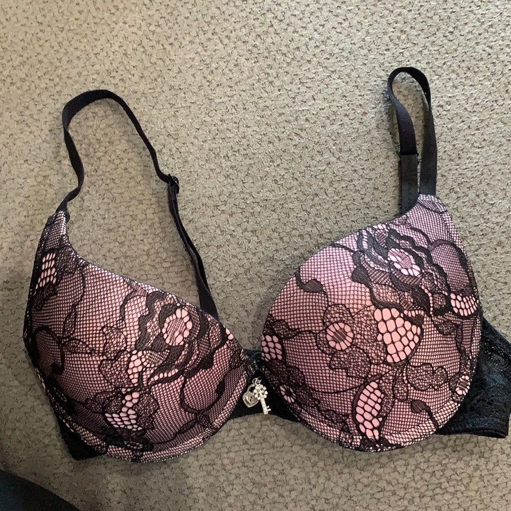 Victoria’s Secret pink and black lace bra- 32C